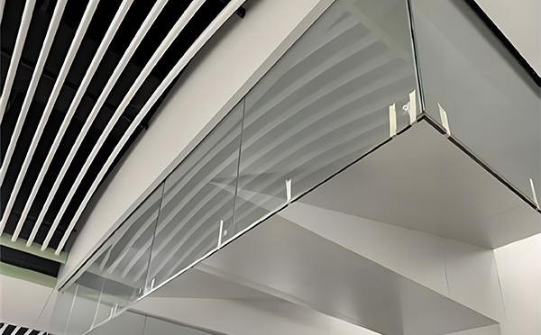 景泰玻璃挡烟垂壁