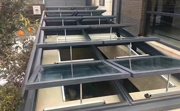 某轨道交通车辆维修车间景泰排烟窗应用